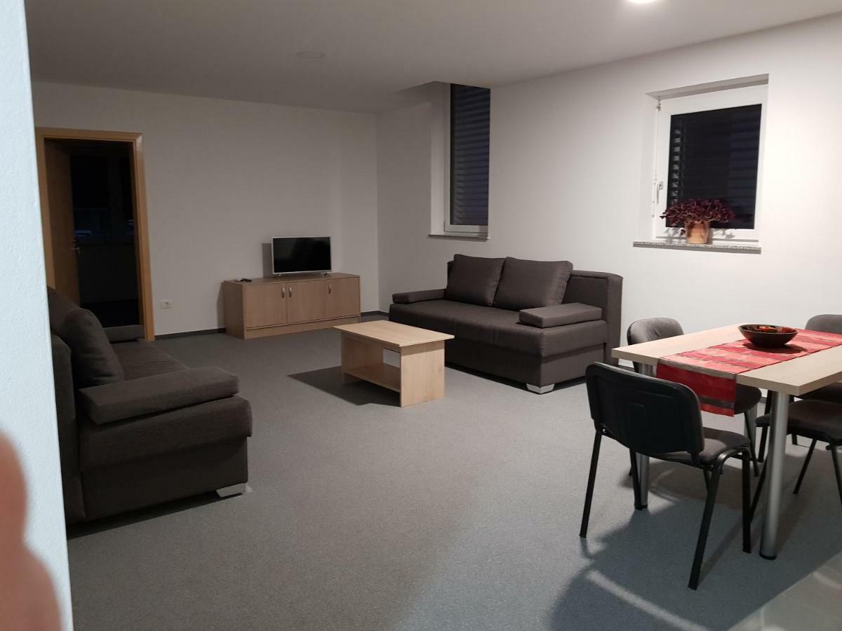 Apartmaji Jankovic Logatec Exterior foto