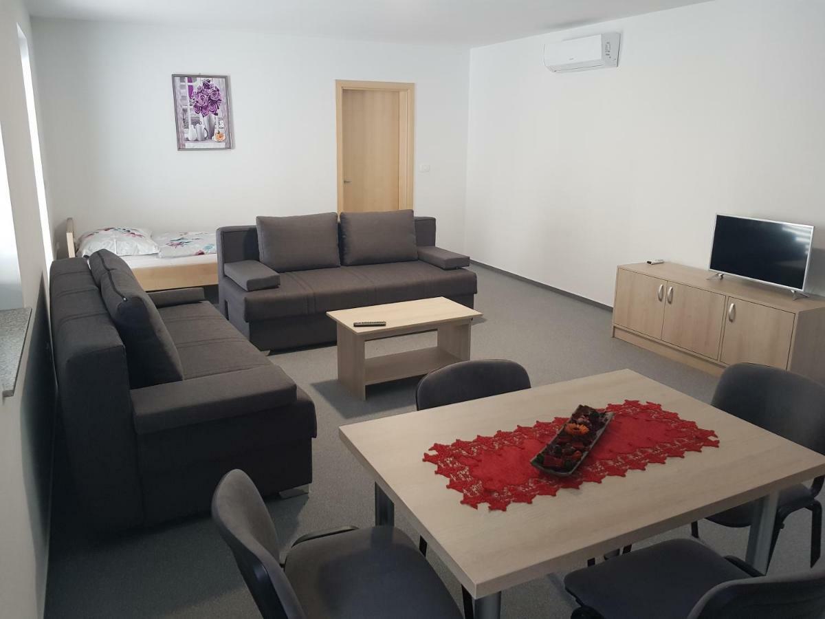 Apartmaji Jankovic Logatec Exterior foto